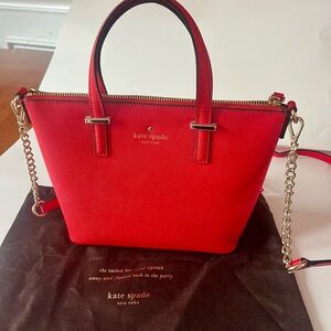 Amazing Kate Spade, tomato red leather Crossbody or hand bag. Removable strap